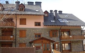 Apartamentos wifi Baqueira&Aigüestortes con jardín privado
