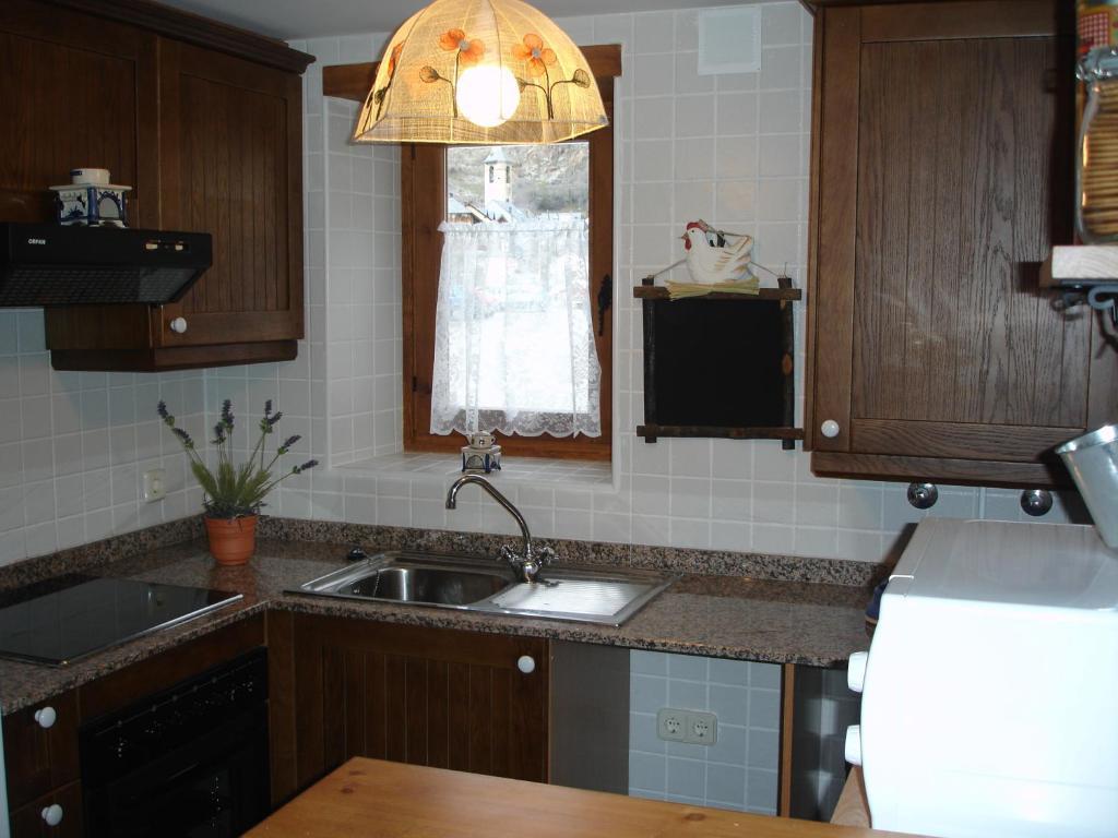 Apartamentos wifi Baqueira&Aigüestortes con jardín privado Esterri d'Àneu Habitación foto
